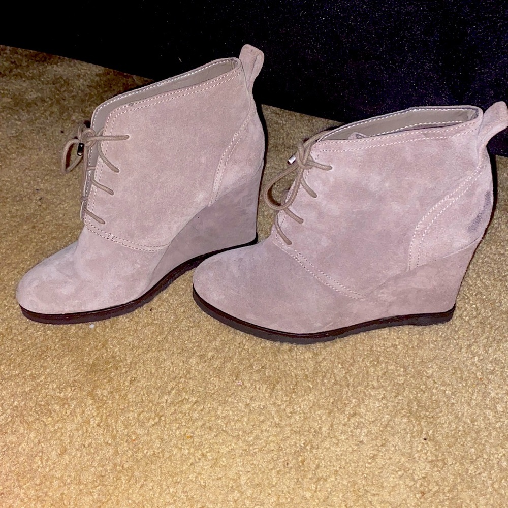 VINCE CAMUTO BOOTIE WEDGE HEEL